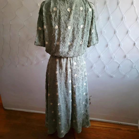 Zara Midi Length Dress / Textured &  Embroidered  / Size Small - Picture 6 of 11